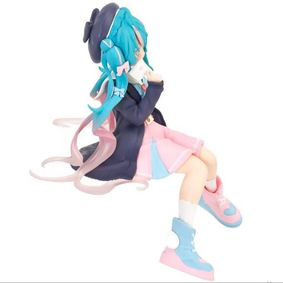 Hatsune Miku Pink Sakura Sitting Anime Action Figurine - Picture 7 of 9